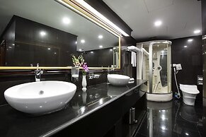 Hotel Sarina