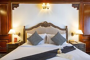 Hotel Sarina