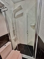 Corner Hot