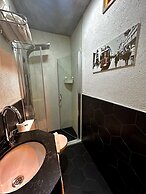 Corner Hot