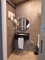 Corner Hot