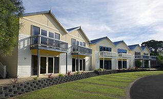 Boathouse Resort Studios & Suites