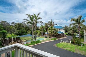 Boathouse Resort Studios & Suites