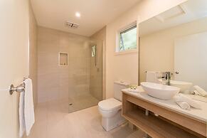 Boathouse Resort Studios & Suites