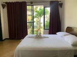 Turtle Inn Resort
