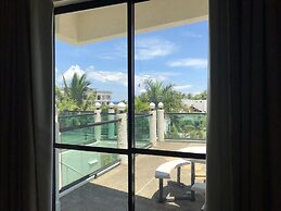 Turtle Inn Resort