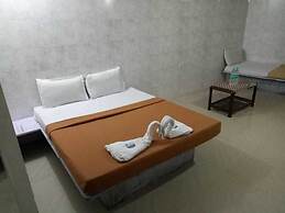 Skyway Inn