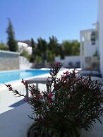 Mouras Resort - Luxury Maisonette Villas