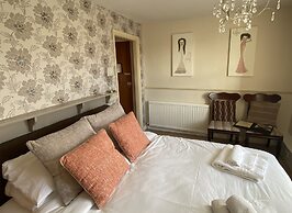 Plumpton Court