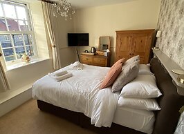 Plumpton Court