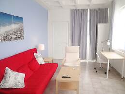 Seafront Studios & Apartments
