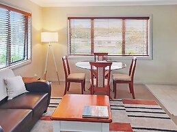 Whangaparaoa Lodge Motel