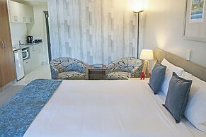 Whangaparaoa Lodge Motel