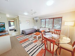 Whangaparaoa Lodge Motel