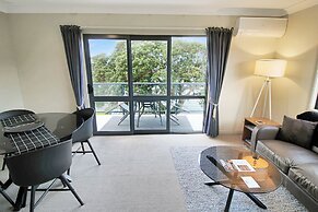Whangaparaoa Lodge Motel