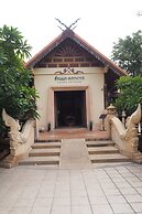 Villa Thongbura