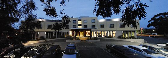 Golden Pebble Hotel