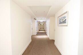 Golden Pebble Hotel