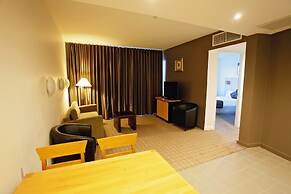 Golden Pebble Hotel