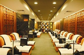 Royal Marina Plaza