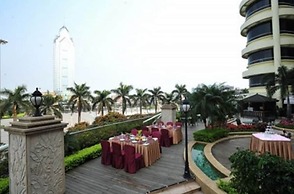 Royal Marina Plaza