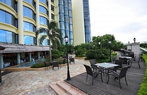 Royal Marina Plaza