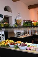 Ona Beverly Hills Suites