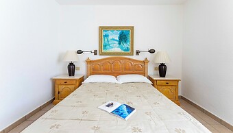 Ona Beverly Hills Suites