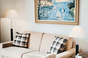 Ona Beverly Hills Suites