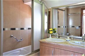 Ona Beverly Hills Suites