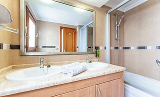 Ona Beverly Hills Suites