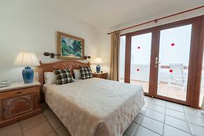 Ona Beverly Hills Suites