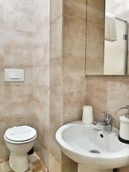 B&B Gisira
