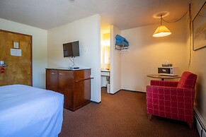 Englehart Inn