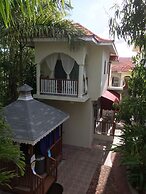 Rayon Hotel