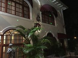 Rayon Hotel