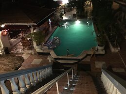 Rayon Hotel