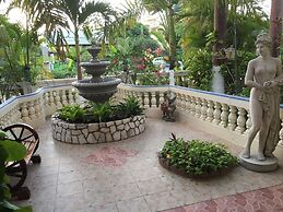 Rayon Hotel