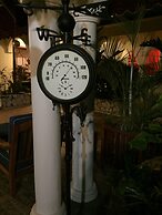 Rayon Hotel
