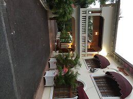 Rayon Hotel