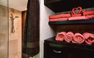 Luxury Condo Boutique