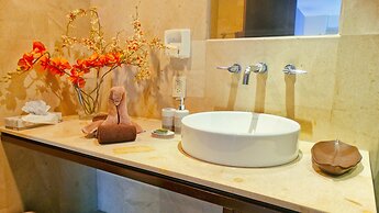 Luxury Condo Boutique