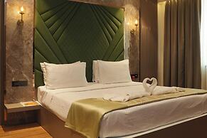 Srinivas Saffron Hotel