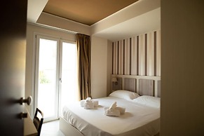 Hotel Cliché