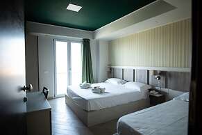 Hotel Cliché