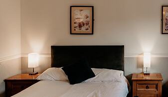 Oak Farm Hotel