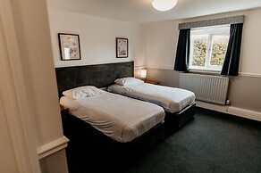 Oak Farm Hotel