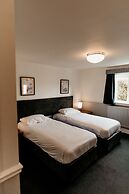 Oak Farm Hotel