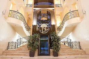 Ark Palace Hotel
