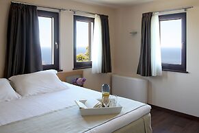 Theta Hotel